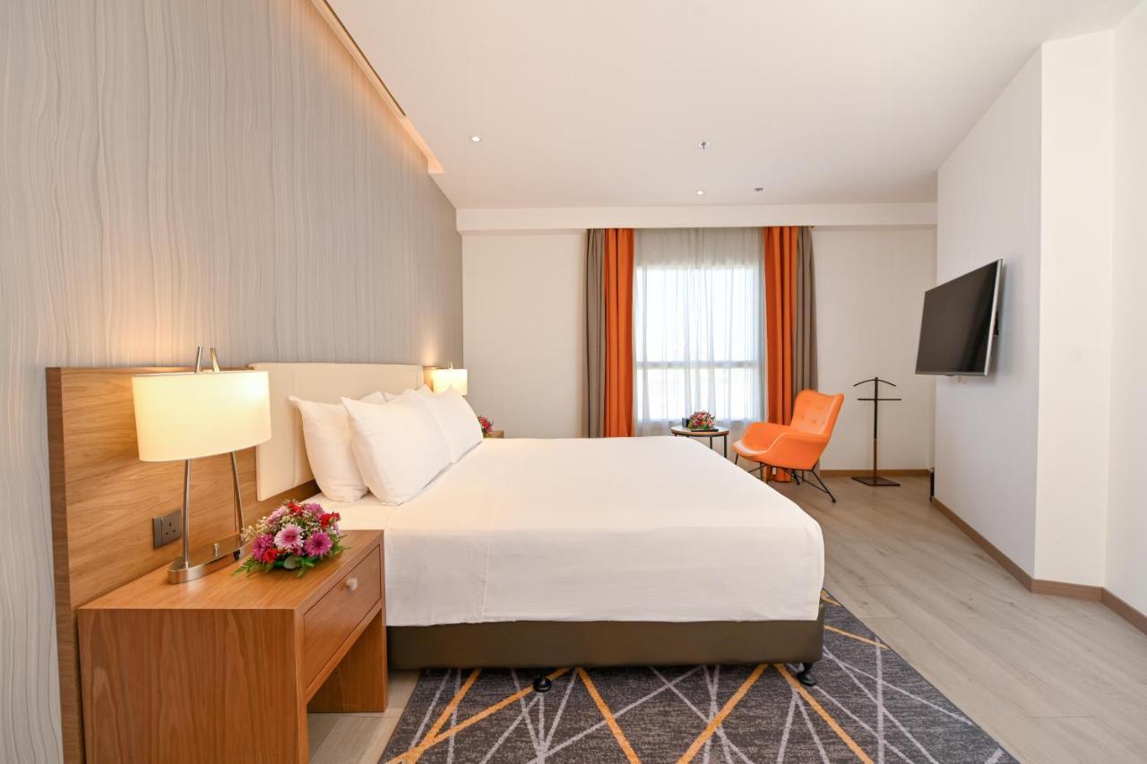 Clarion Airport 4*