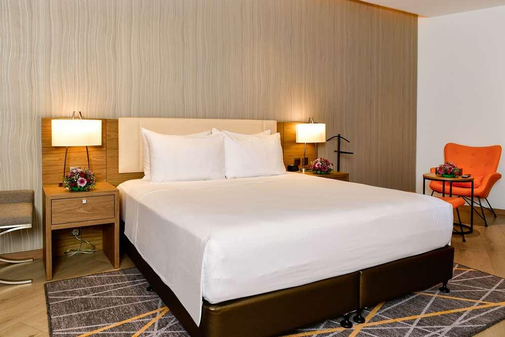 Clarion Airport 4*
